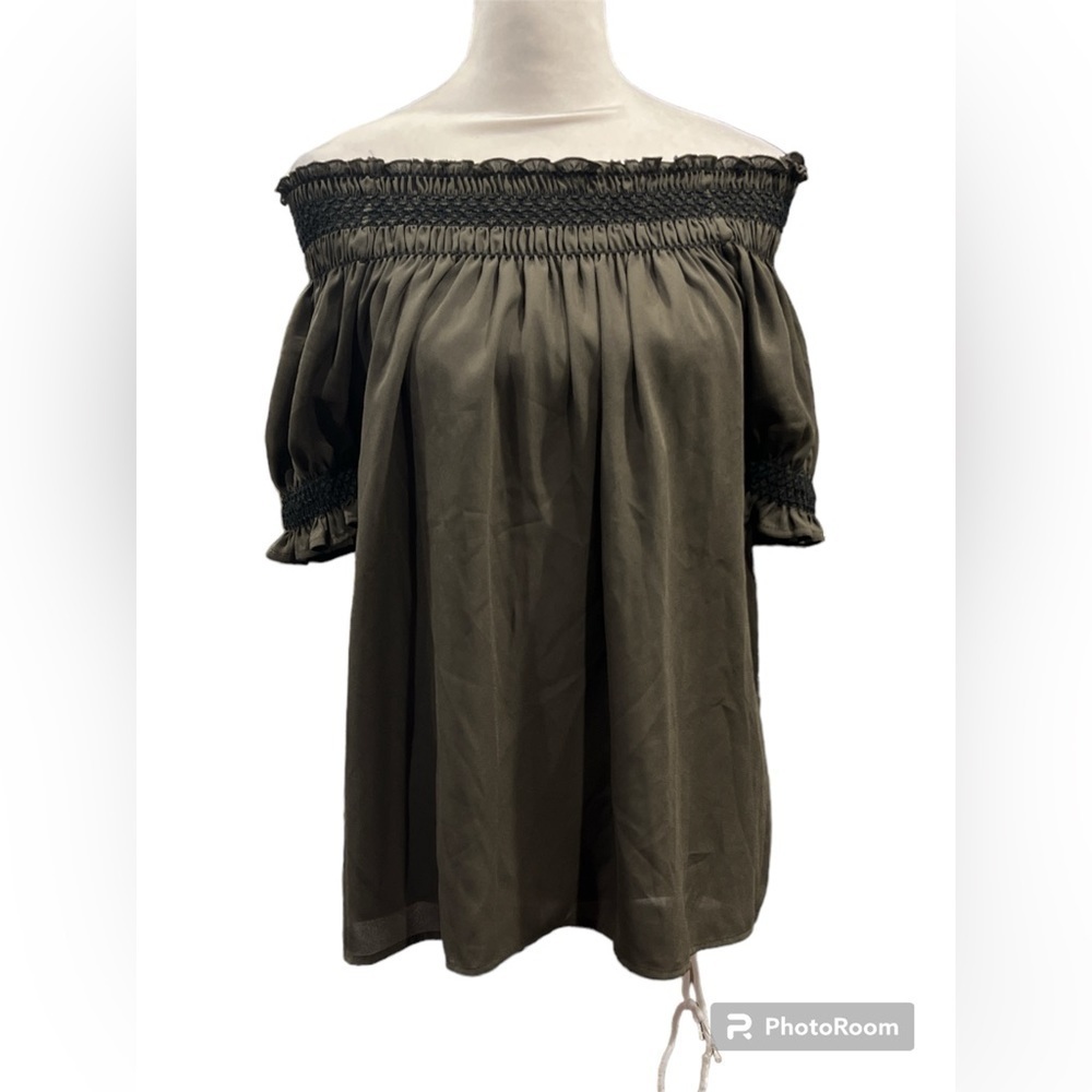 Express Womens Olive Green Smocked Off The Shoulder Puff Sleeve Top Size M NWT